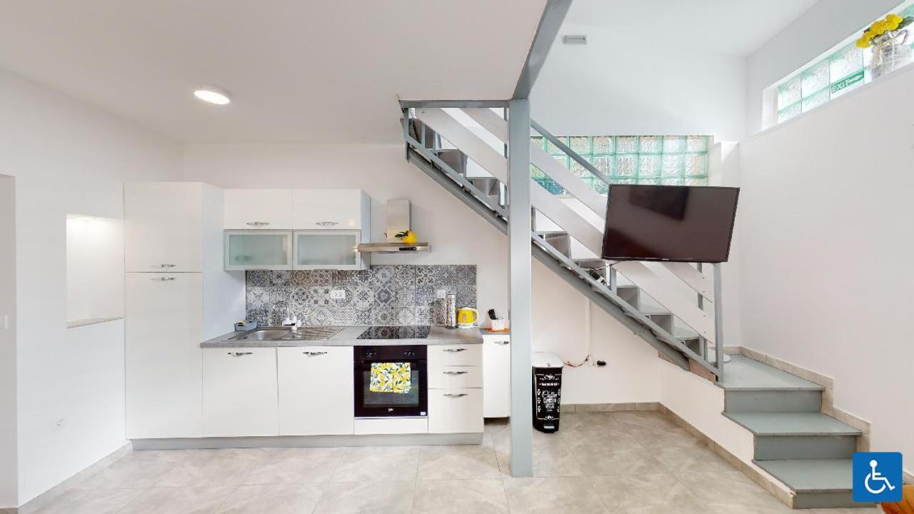 Apartments Mare Pula Luaran gambar