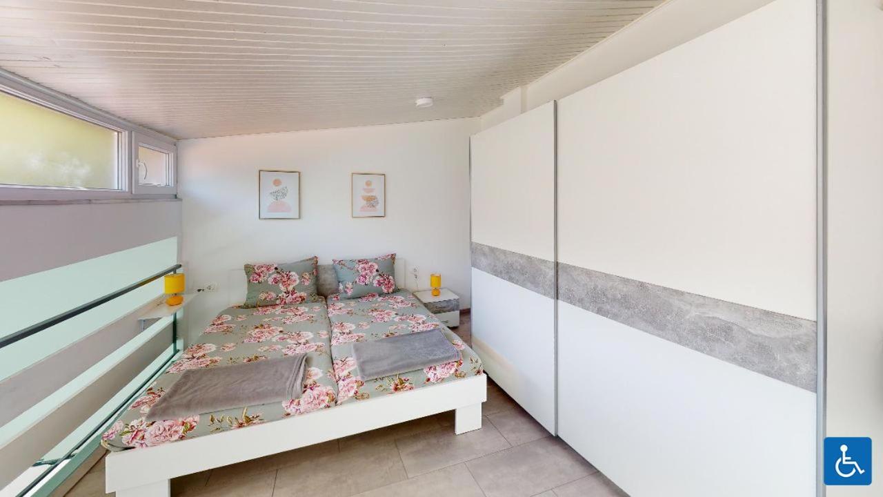 Apartments Mare Pula Luaran gambar