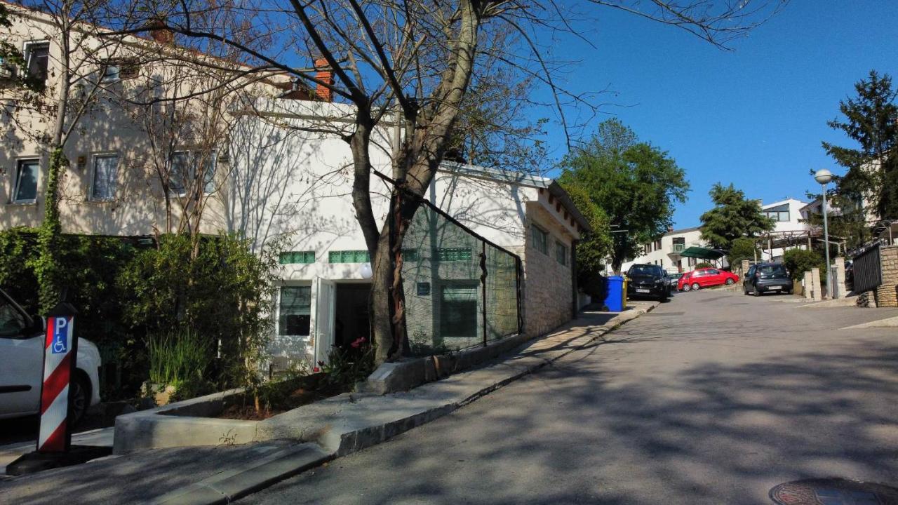 Apartments Mare Pula Luaran gambar
