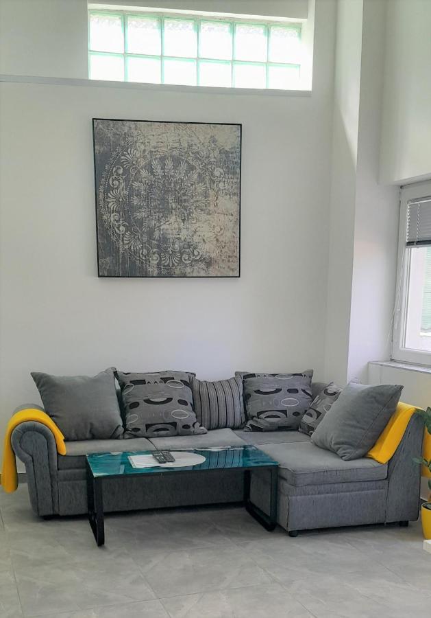 Apartments Mare Pula Luaran gambar