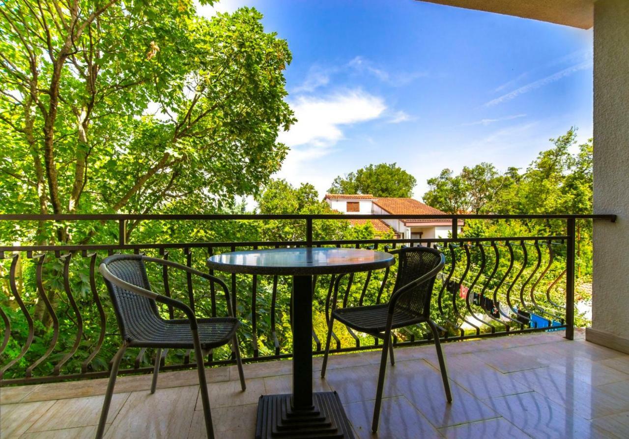 Apartments Mare Pula Luaran gambar