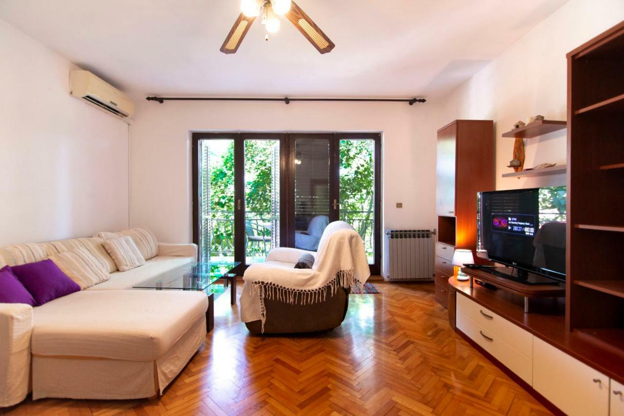 Apartments Mare Pula Luaran gambar