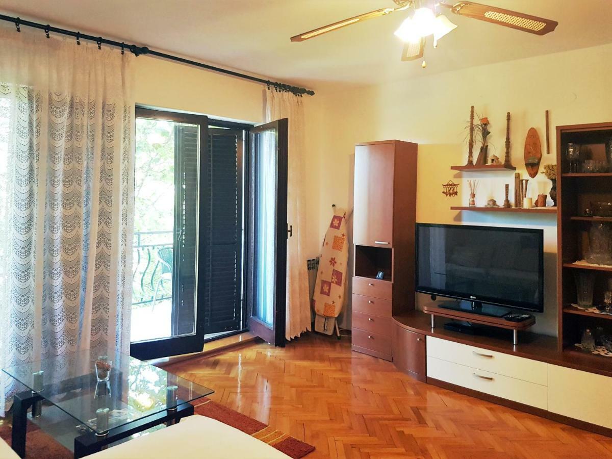 Apartments Mare Pula Luaran gambar