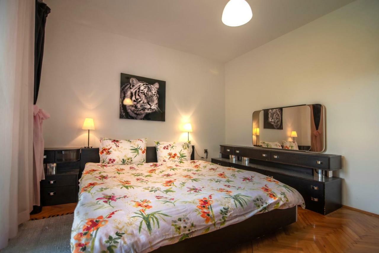 Apartments Mare Pula Luaran gambar