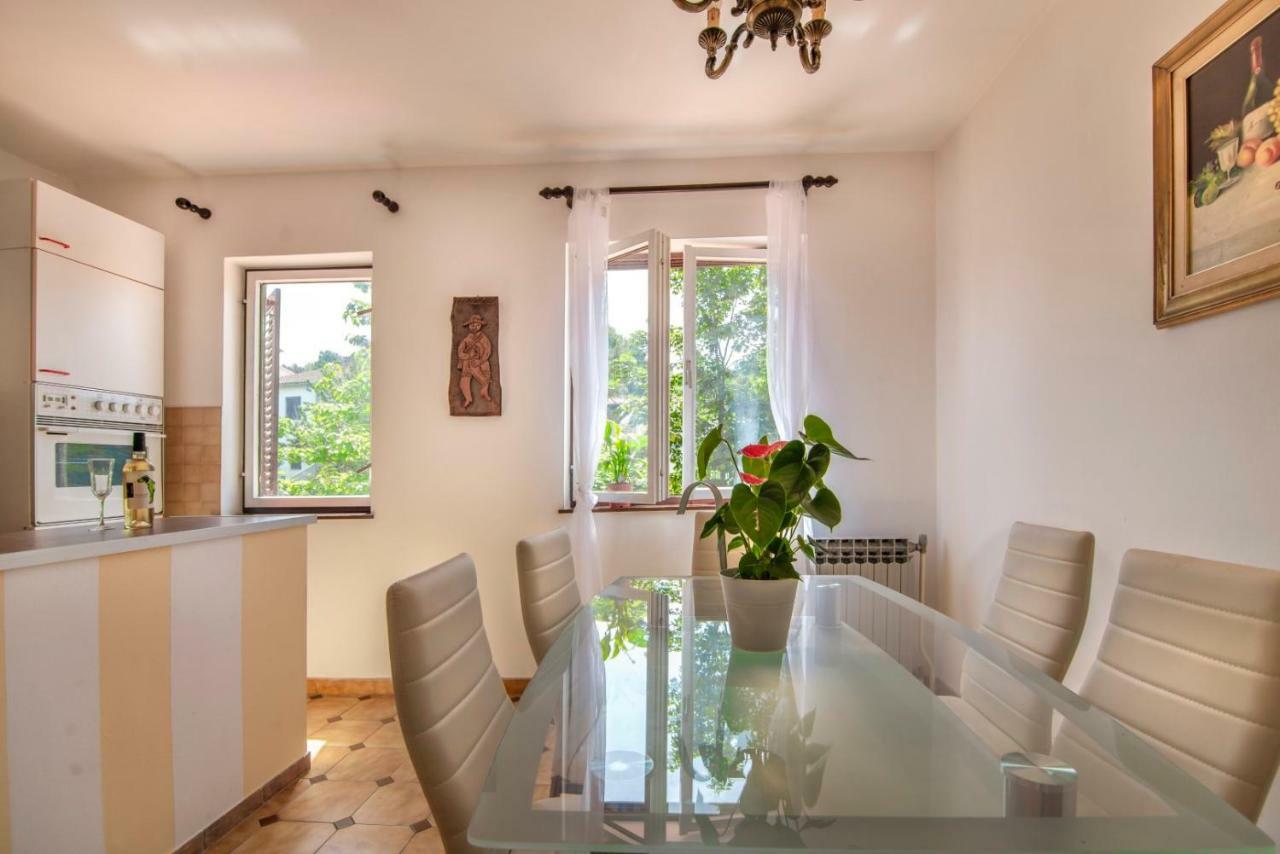 Apartments Mare Pula Luaran gambar