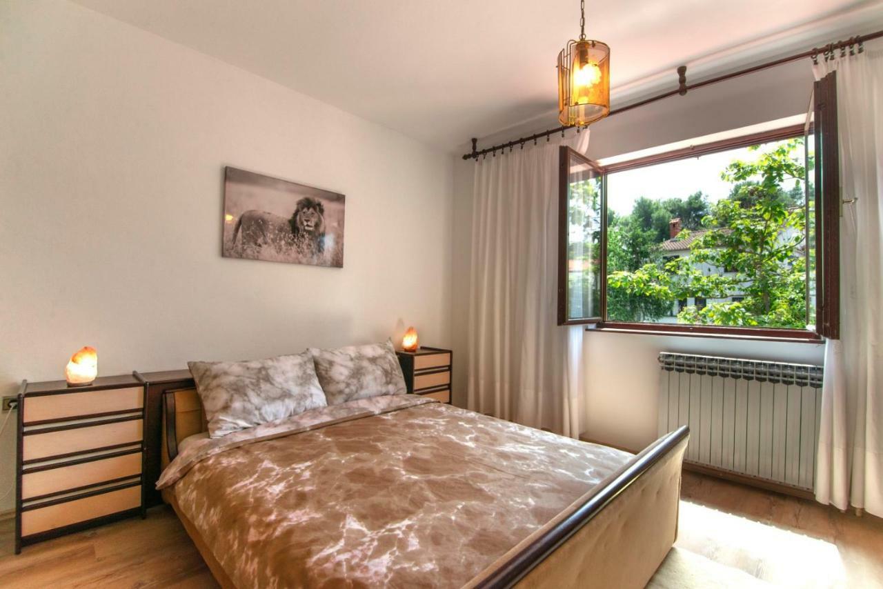 Apartments Mare Pula Luaran gambar